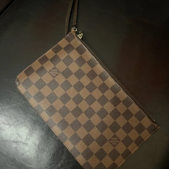 Louis Vuitton Neverfull Wristlet - Picture 11 of 13